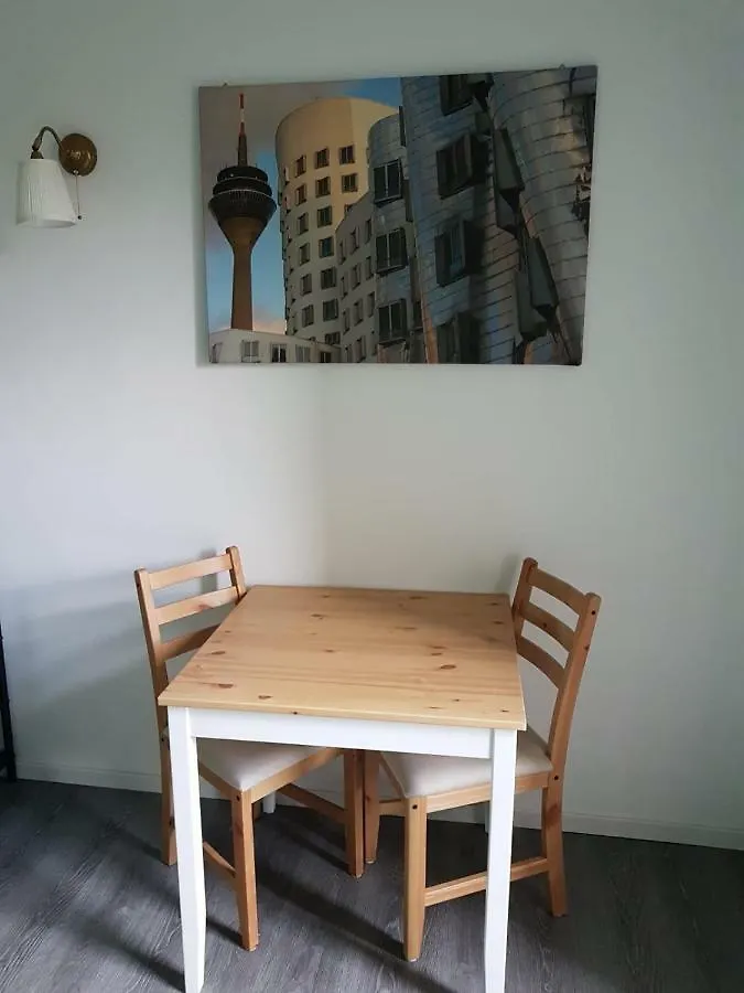 Apartment Dusseldorf Benderstrasse